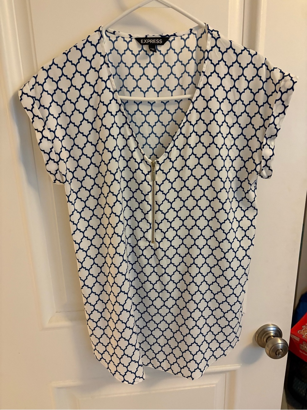Express White & Navy Geo Print Zipper V-Neck Blouse
